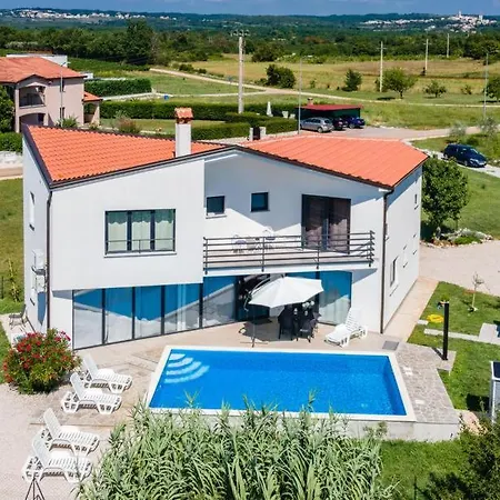 Don Carlo Semesterbostad